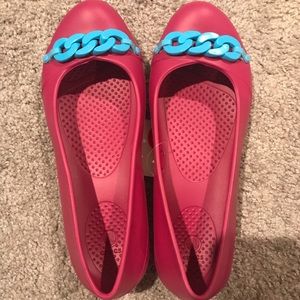 New Magenta Crocs size 6